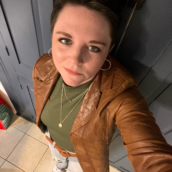 Meet your Posher, Dani - Picture 4 of 4